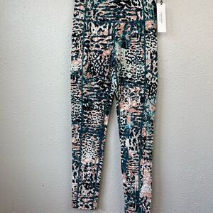 NWT Calvin Klein Performance Yoga 7/8 Leggings Size XS